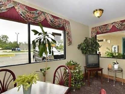 Super 8 By Wyndham Moss Point Motel Buitenkant foto