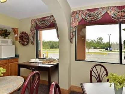 Super 8 By Wyndham Moss Point Motel Buitenkant foto